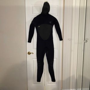 Women’s Xcel X2 Infiniti 5/4 hooded wetsuit